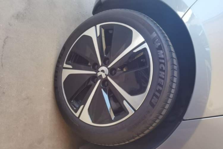Used Nio ET5 2025 75 kWh Right Rear Wheel Hub