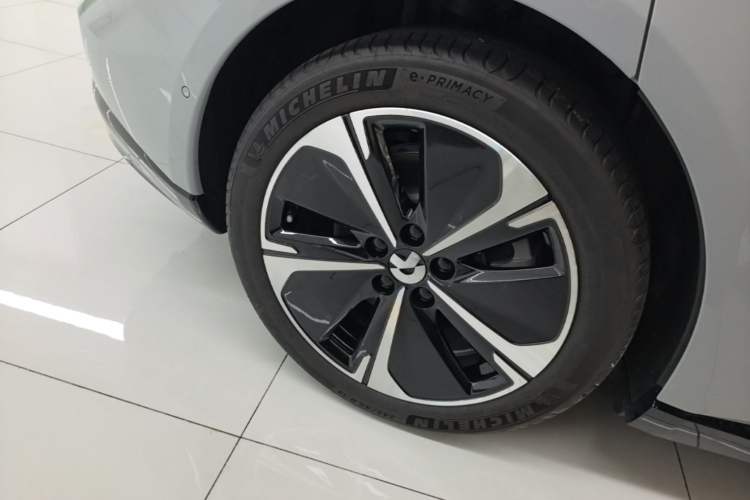 Used Nio ET5 2025 75 kWh Right Rear Wheel Hub