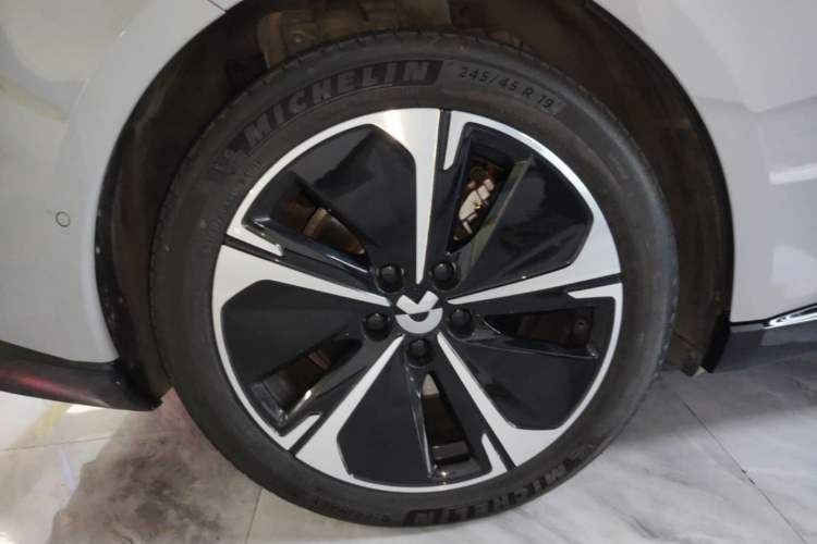 Used Nio ET5 2025 75 kWh Right Rear Wheel Hub