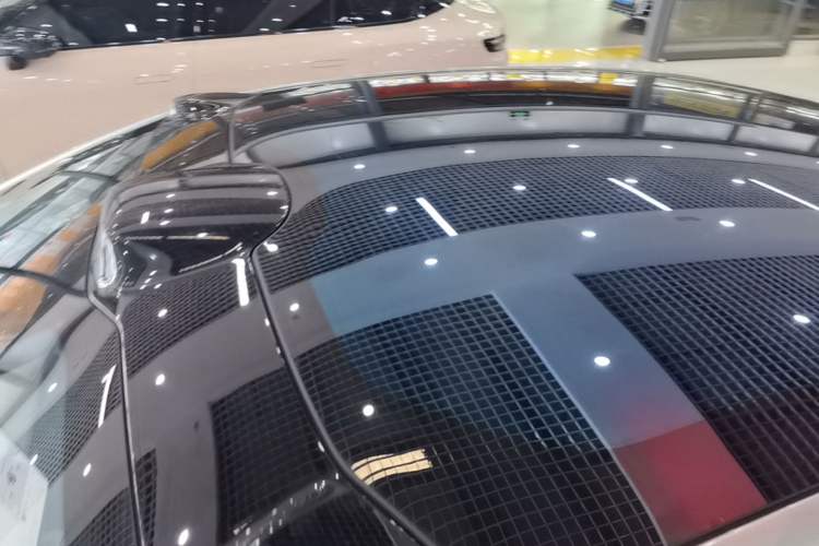 Used Nio ET5 2025 75 kWh Roof