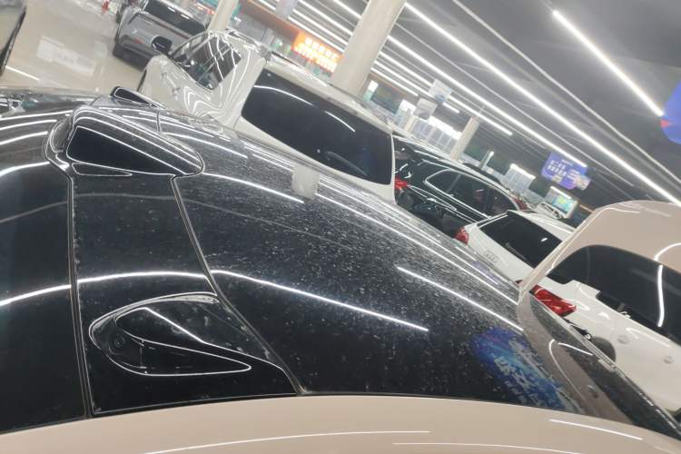 Used Nio ET5 2025 75 kWh Roof
