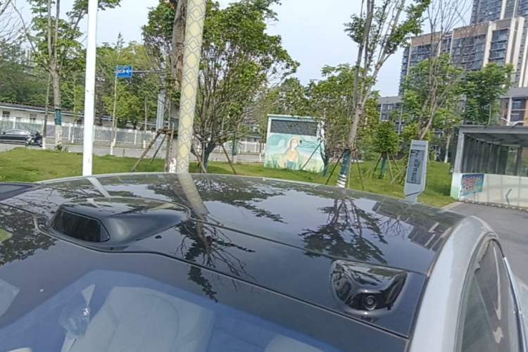 Used Nio ET5 2025 75 kWh Roof