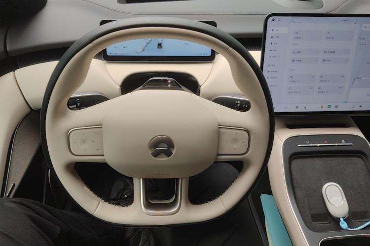 Used Nio ET5 2025 75 kWh Steering Wheel