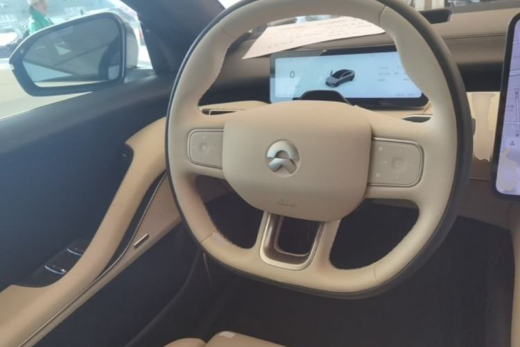 Used Nio ET5 2025 75 kWh Steering Wheel