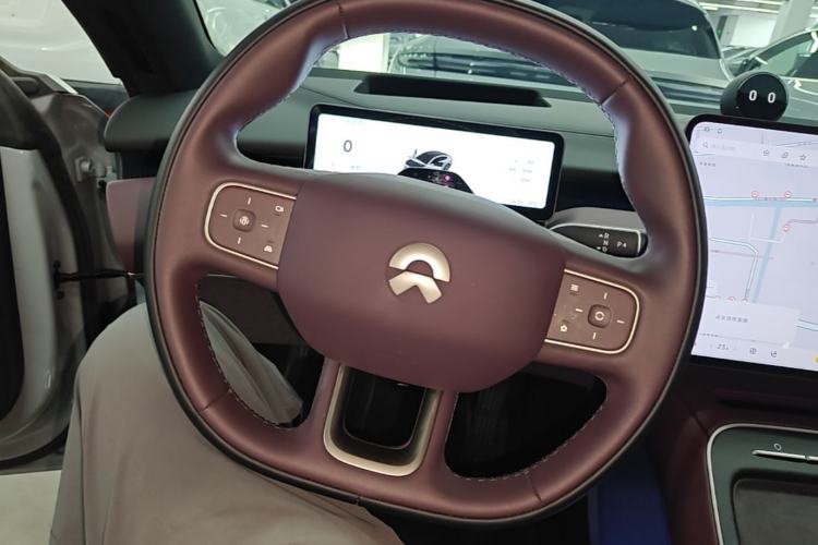 Used Nio ET5 2025 75 kWh Steering Wheel
