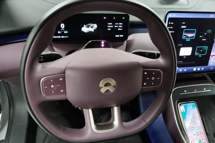 Used Nio ET5 2025 75 kWh Steering Wheel