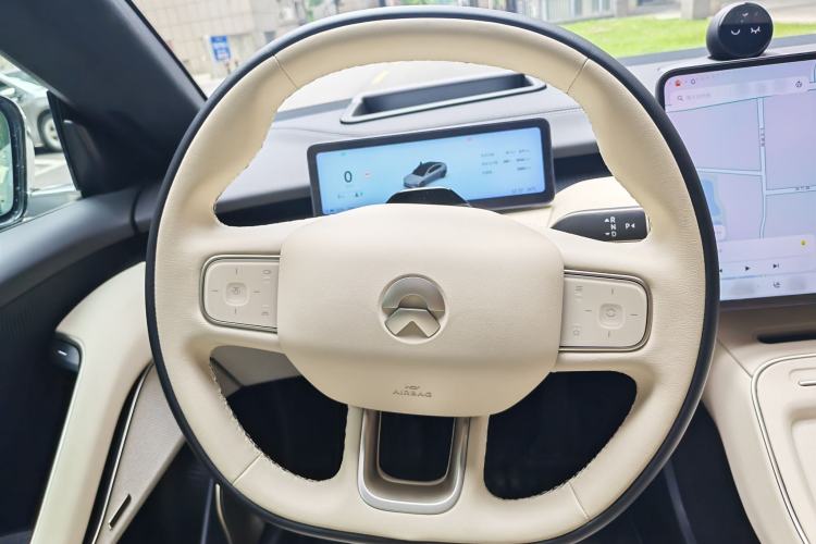Used Nio ET5 2025 75 kWh Steering Wheel