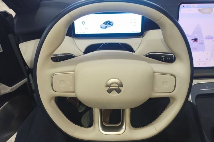 Used Nio ET5 2025 75 kWh Steering Wheel