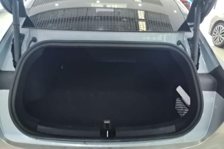 Used Nio ET5 2025 75 kWh Trunk