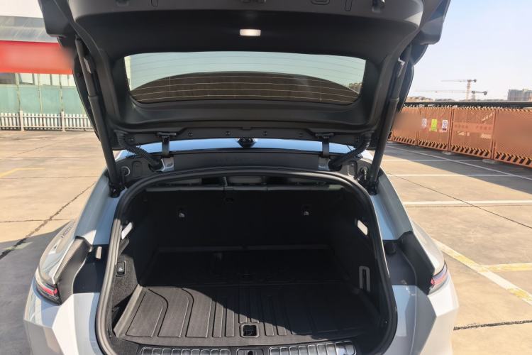 Used Nio ET5 2025 75 kWh Trunk