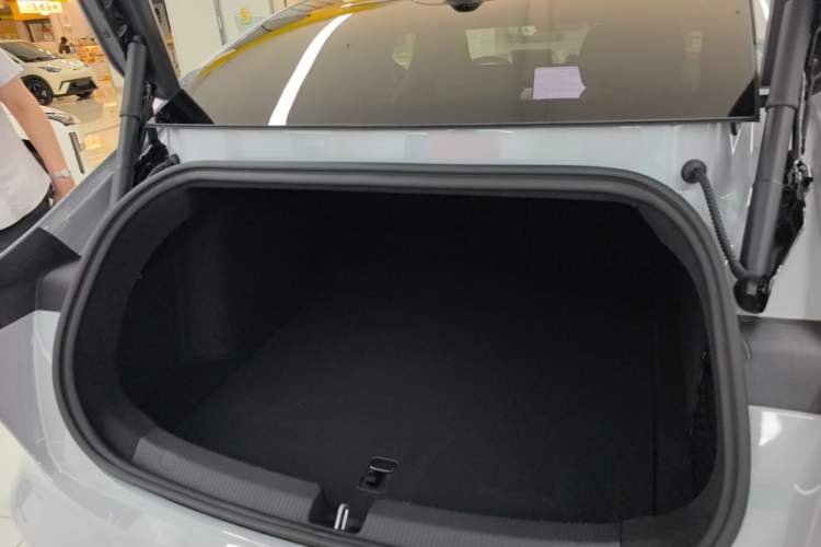 Used Nio ET5 2025 75 kWh Trunk