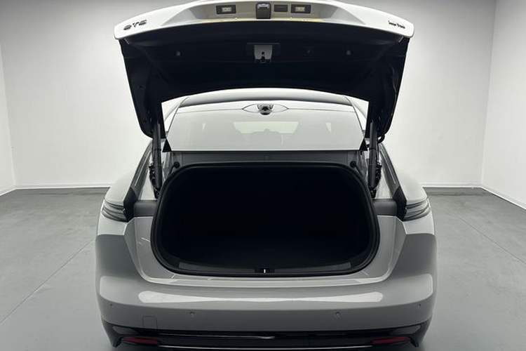 Used Nio ET5 2025 75 kWh Trunk