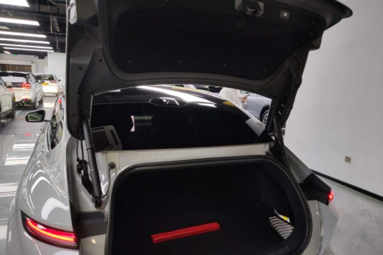 Used Nio ET5 2025 75 kWh Trunk