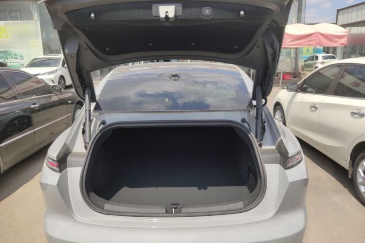 Used Nio ET5 2025 75 kWh Trunk