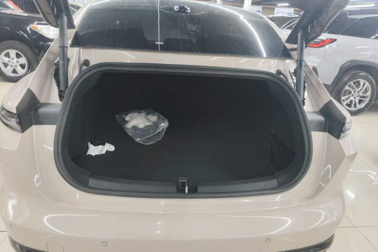 Used Nio ET5 2025 75 kWh Trunk