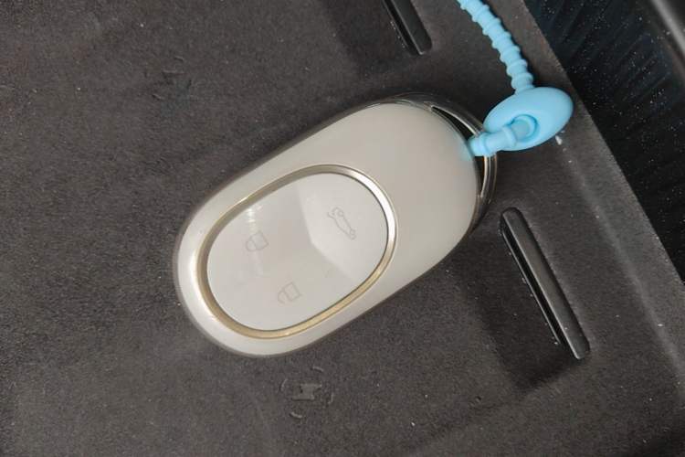 Used Nio ET5 2025 75 kWh Vehicle Key