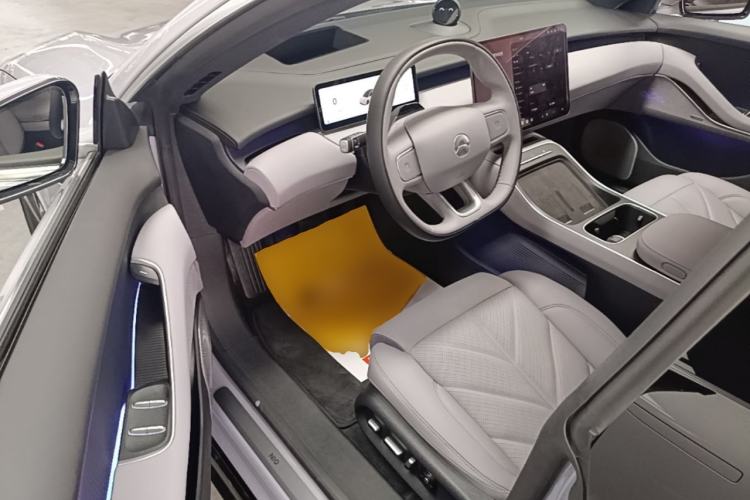 Used Nio ET5 2025 75 kWh Driver Seat