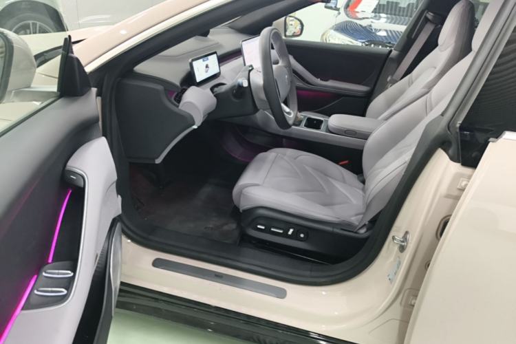 Used Nio ET5 2025 75 kWh Driver Seat
