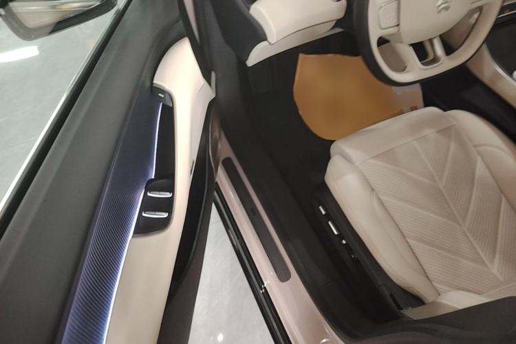 Used Nio ET5 2025 75 kWh Driver Seat