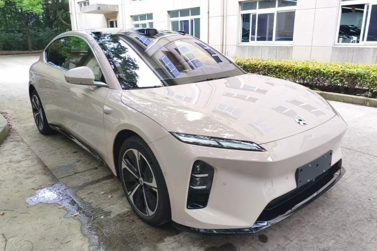 Used Nio ET5 2025 75 kWh Exterior 1