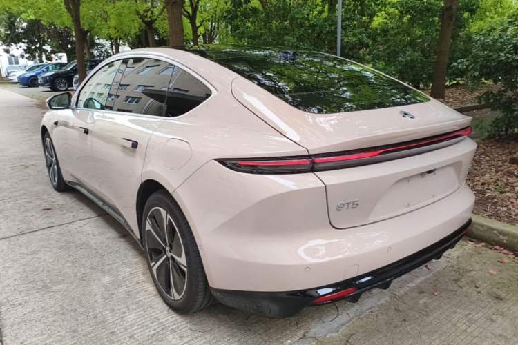 Used Nio ET5 2025 75 kWh Exterior 2