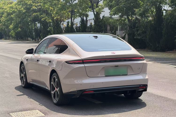 Used Nio ET5 2025 75 kWh Exterior 4