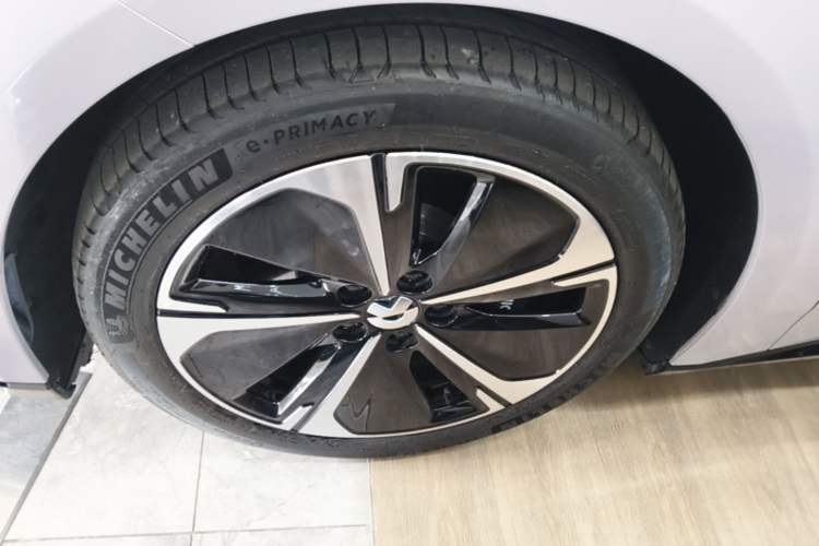 Used Nio ET5 2025 75 kWh Exterior 4