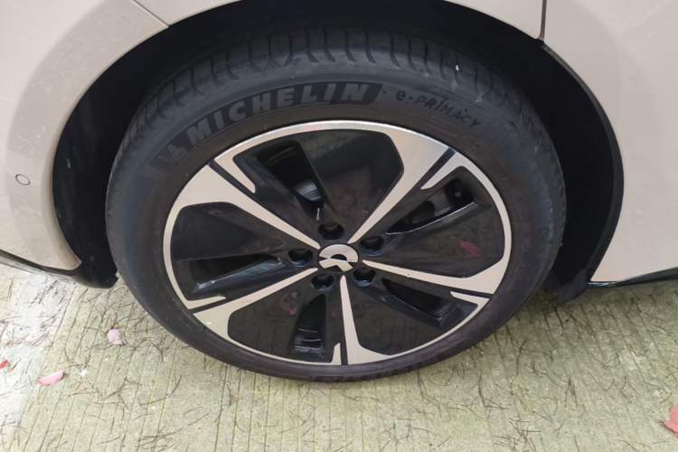 Used Nio ET5 2025 75 kWh Exterior 5