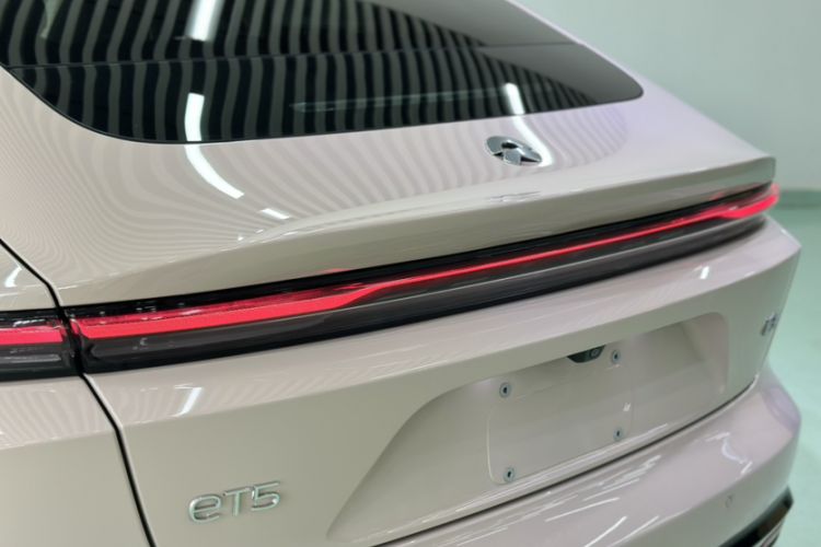 Used Nio ET5 2025 75 kWh Exterior 8