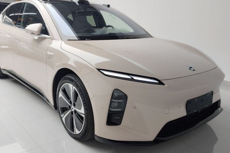 Used Nio ET5 2025 75 kWh Front Right 45 Deg