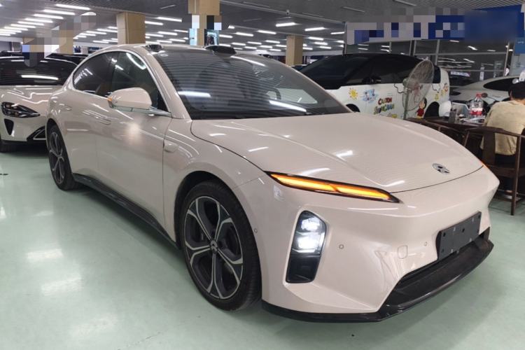 Used Nio ET5 2025 75 kWh Front Right 45 Deg