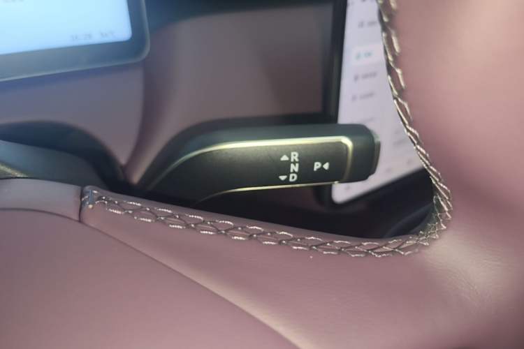 Used Nio ET5 2025 100 kWh Gear Lever