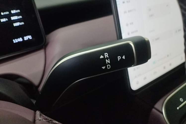 Used Nio ET5 2025 75 kWh Gear Lever