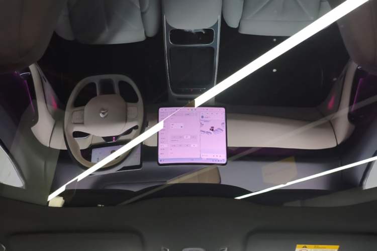 Used Nio ET5 2025 75 kWh Headliner