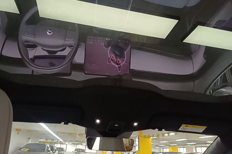 Used Nio ET5 2025 75 kWh Headliner
