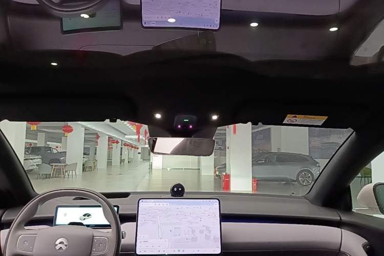 Used Nio ET5 2025 75 kWh Headliner