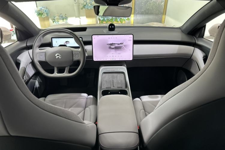 Used Nio ET5 2025 75 kWh Interior 1