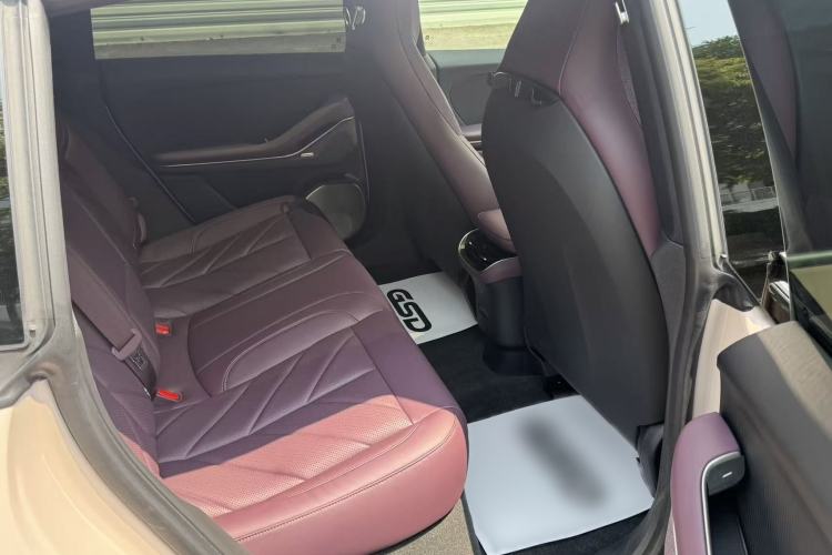 Used Nio ET5 2025 75 kWh Interior 11