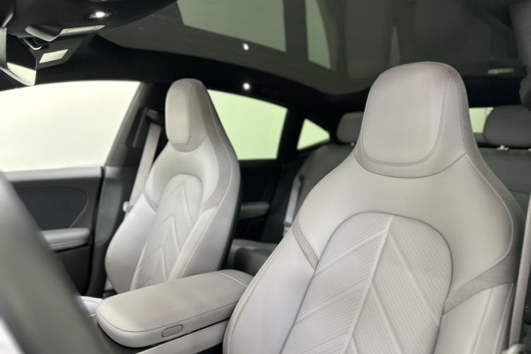 Used Nio ET5 2025 75 kWh Interior 2