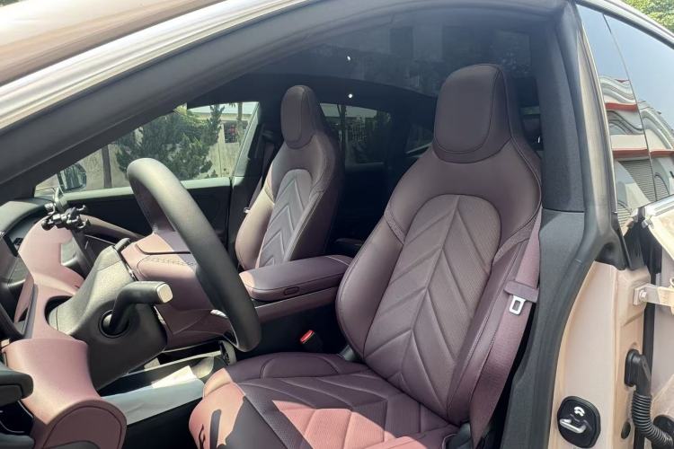 Used Nio ET5 2025 75 kWh Interior 3