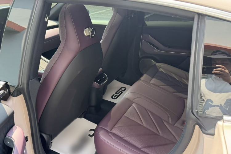 Used Nio ET5 2025 75 kWh Interior 5
