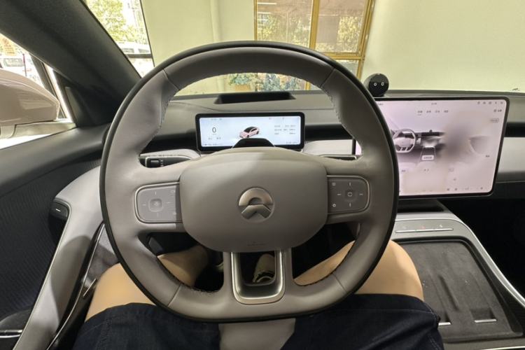 Used Nio ET5 2025 75 kWh Interior 6
