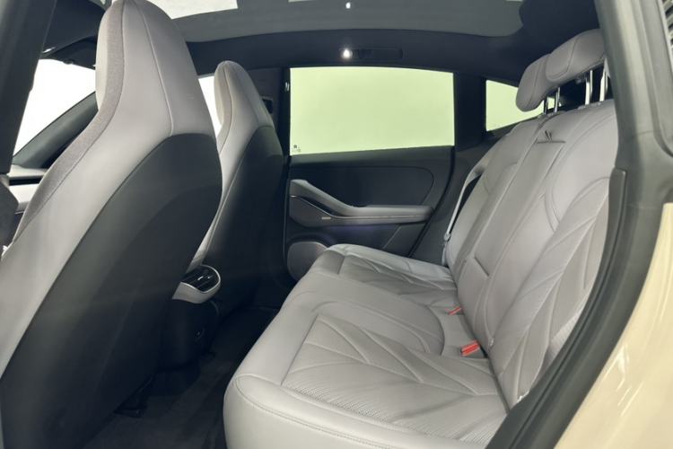 Used Nio ET5 2025 75 kWh Interior 8