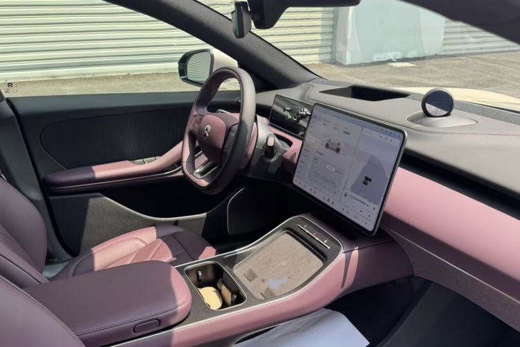 Used Nio ET5 2025 75 kWh Interior 8