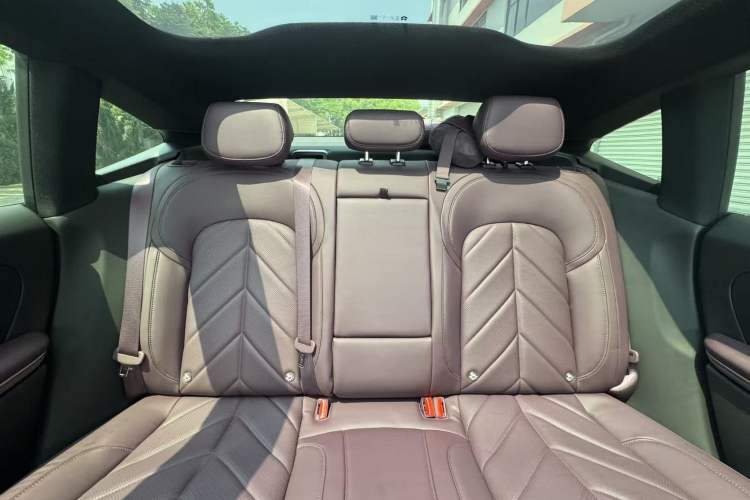 Used Nio ET5 2025 75 kWh Interior 9