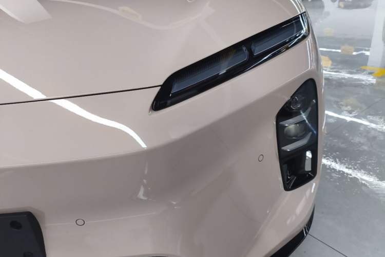 Used Nio ET5 2025 75 kWh Left Front Headlight
