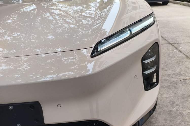 Used Nio ET5 2025 75 kWh Left Front Headlight