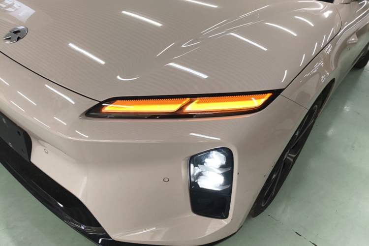 Used Nio ET5 2025 75 kWh Left Front Headlight