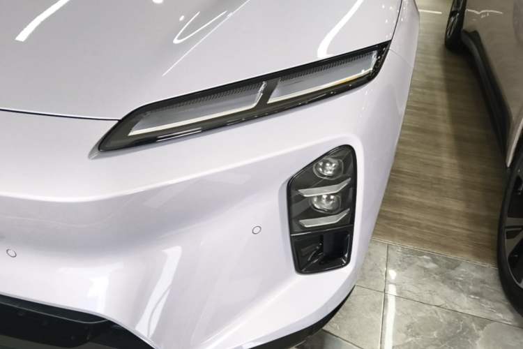 Used Nio ET5 2025 75 kWh Left Front Headlight