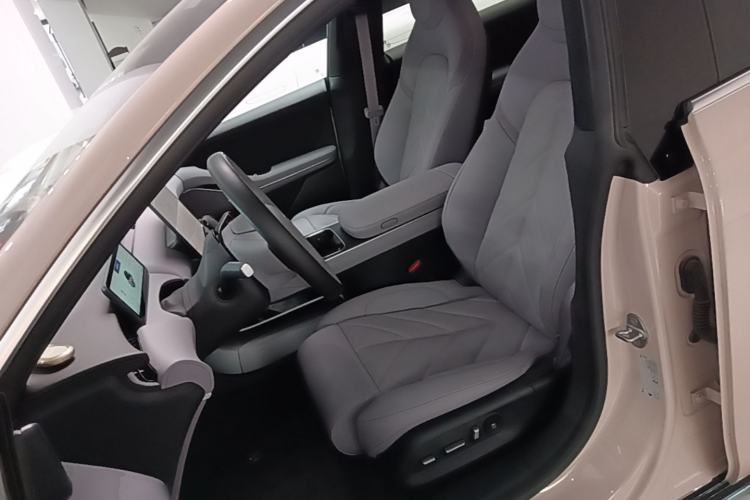 Used Nio ET5 2025 75 kWh Left Front Seat